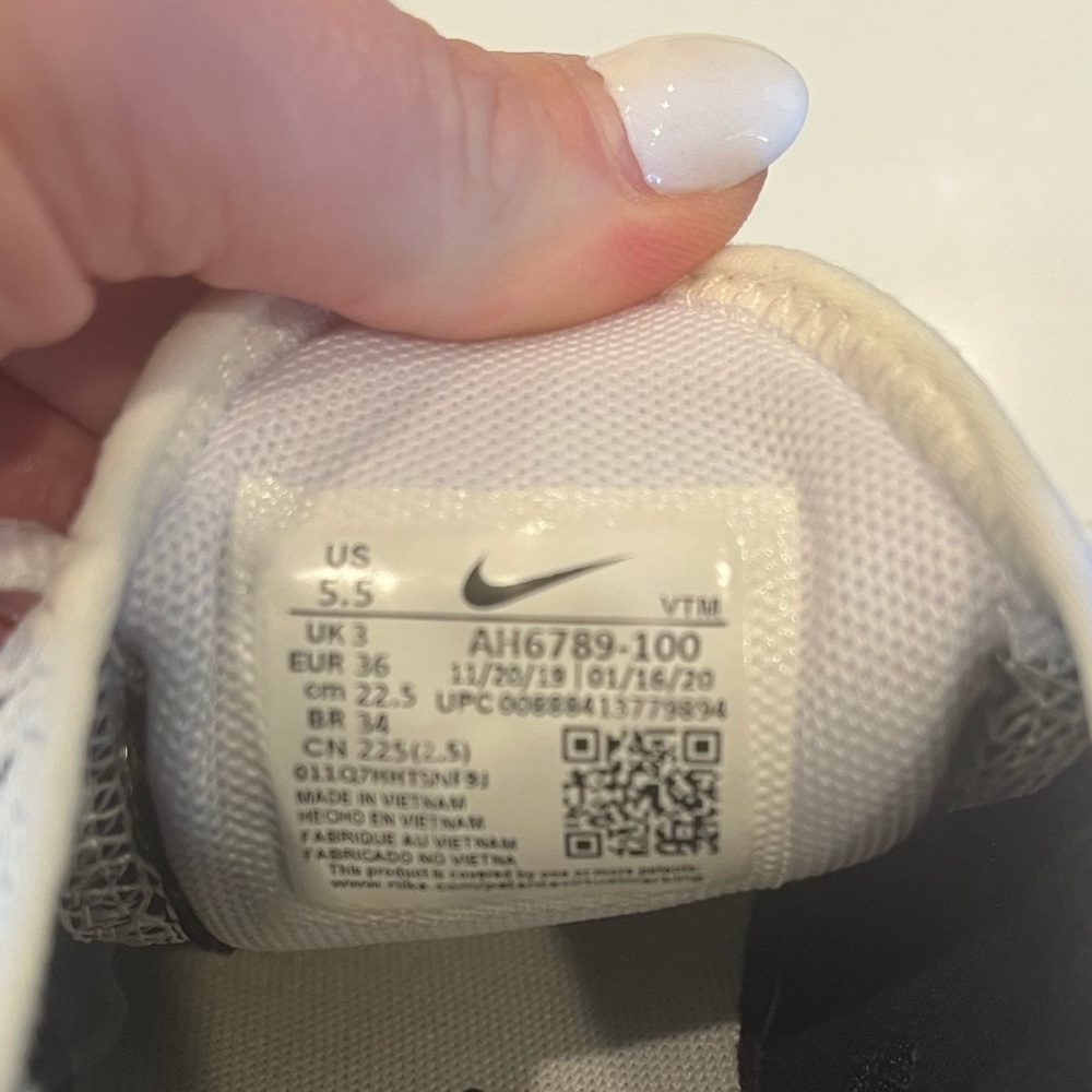 Womens Air Max size 270 size 5.5